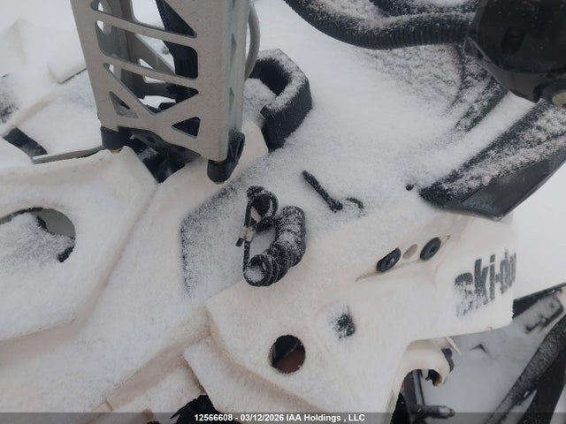 2BPSKDGA9GV000885 Skidoo Expedition