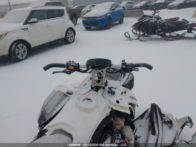 2BPSKDGA9GV000885 Skidoo Expedition