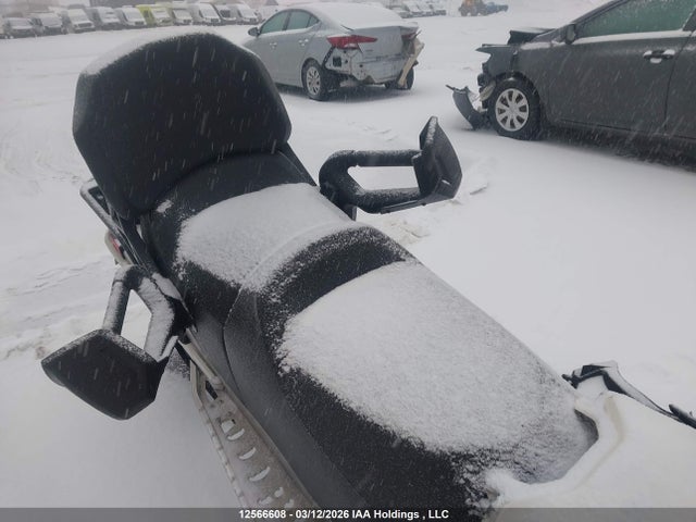 2BPSKDGA9GV000885 Skidoo Expedition