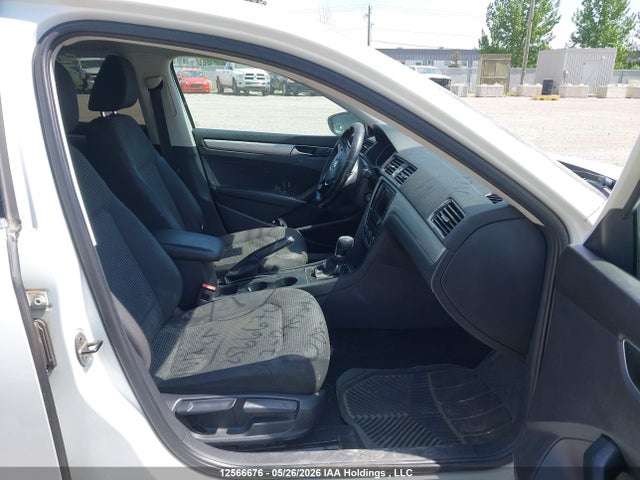 Продаж на аукціоні авто 2017 Volkswagen Passat S, vin: 1VWAT7A38HC082189, номер лоту: 12566676