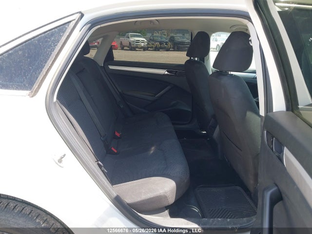 Продаж на аукціоні авто 2017 Volkswagen Passat S, vin: 1VWAT7A38HC082189, номер лоту: 12566676