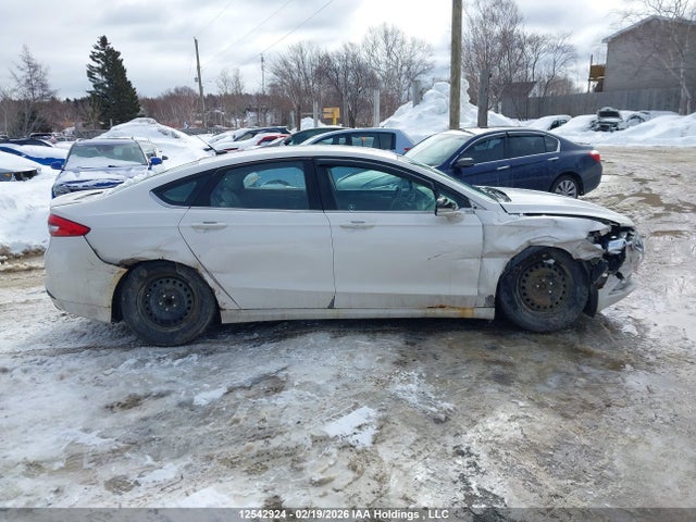 12542924 :رقم المزاد ، 3FA6P0H71HR135240 vin ، 2017 Ford Fusion Se مزاد بيع