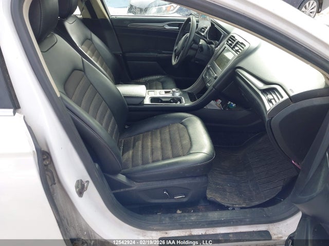 12542924 :رقم المزاد ، 3FA6P0H71HR135240 vin ، 2017 Ford Fusion Se مزاد بيع
