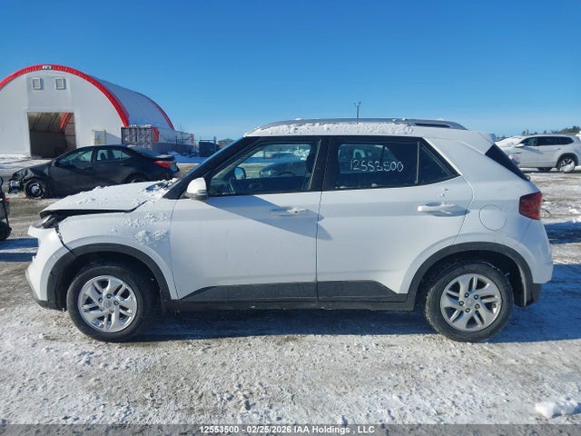 12553500 :رقم المزاد ، KMHRC8A31NU140267 vin ، 2022 Hyundai Venue Preferred مزاد بيع
