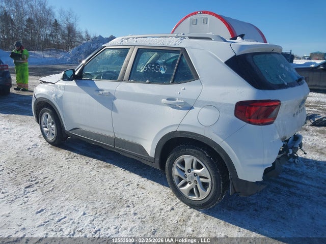 12553500 :رقم المزاد ، KMHRC8A31NU140267 vin ، 2022 Hyundai Venue Preferred مزاد بيع