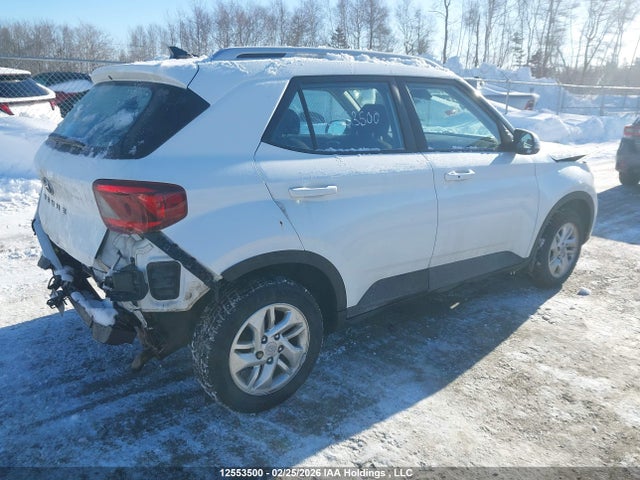 12553500 :رقم المزاد ، KMHRC8A31NU140267 vin ، 2022 Hyundai Venue Preferred مزاد بيع