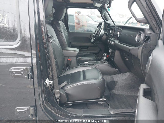 1C4HJXENXMW526121 Jeep Wrangler Unlimited Sahara