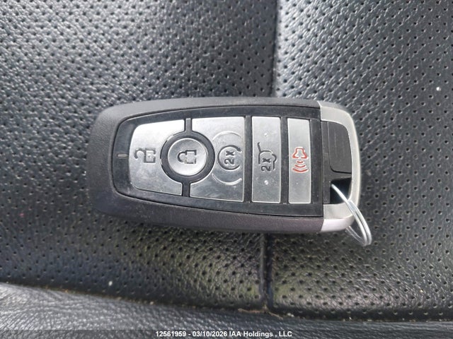 12561959 :رقم المزاد ، 1FMCU9DZ5LUA87935 vin ، 2020 Ford Escape Titanium Hybrid مزاد بيع