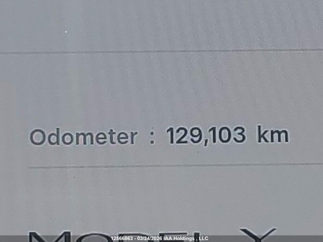 12566863 :رقم المزاد ، 7SAYGDEE6NF368432 vin ، 2022 Tesla Model Y Long Range مزاد بيع