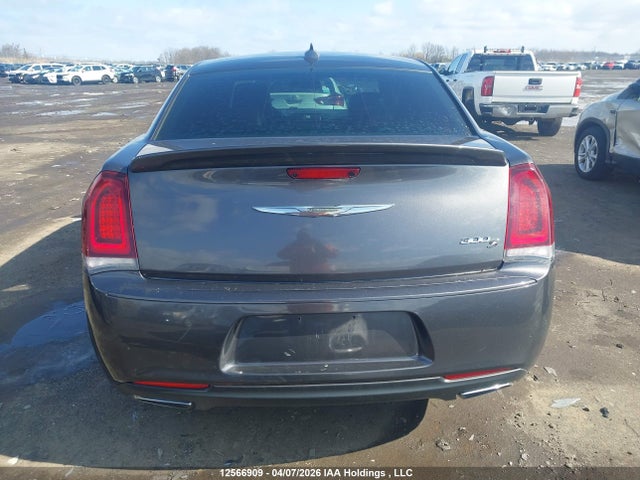2C3CCABG8JH239821 Chrysler 300 S