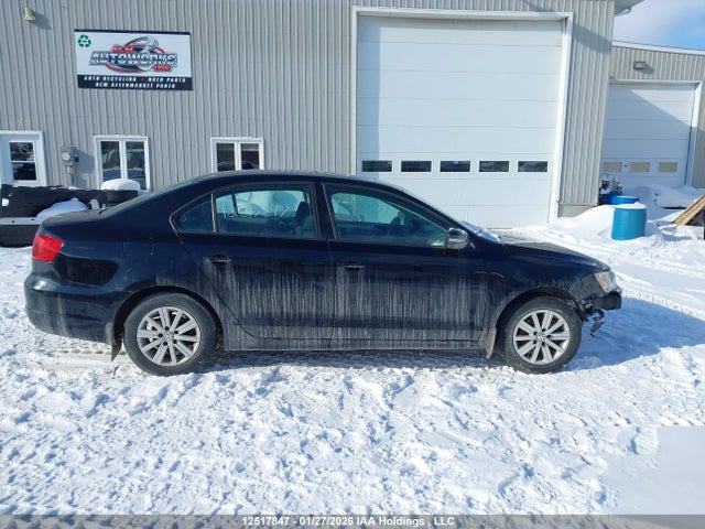 2013 Volkswagen Jetta 2.0l Comfortline მანქანა იყიდება აუქციონზე, vin: 3VWBK7AJ8DM281225, აუქციონის ნომერი: 12517847