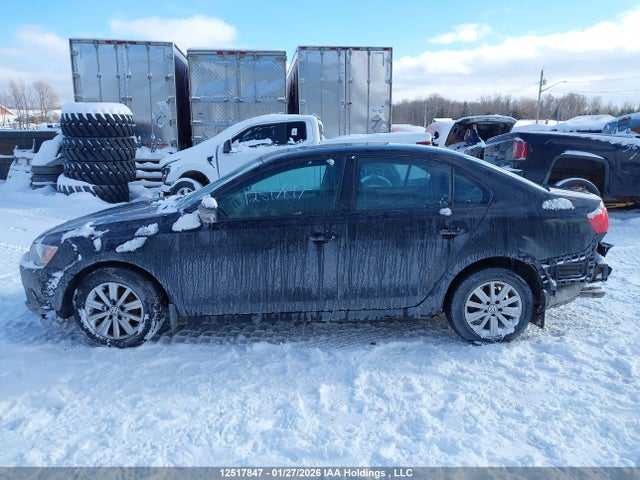 2013 Volkswagen Jetta 2.0l Comfortline მანქანა იყიდება აუქციონზე, vin: 3VWBK7AJ8DM281225, აუქციონის ნომერი: 12517847