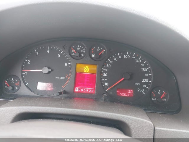 2001 Audi A6 მანქანა იყიდება აუქციონზე, vin: WAUEH64B11N051103, აუქციონის ნომერი: 12566935