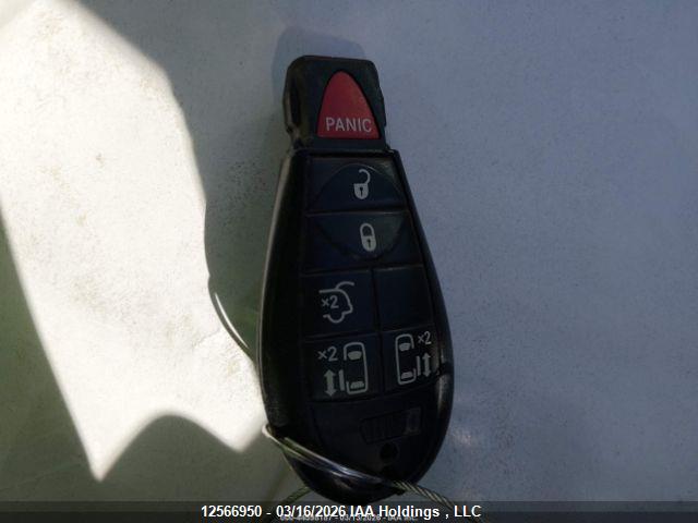 2014 Chrysler Town & Country Touring მანქანა იყიდება აუქციონზე, vin: 2C4RC1BG4ER241703, აუქციონის ნომერი: 12566950