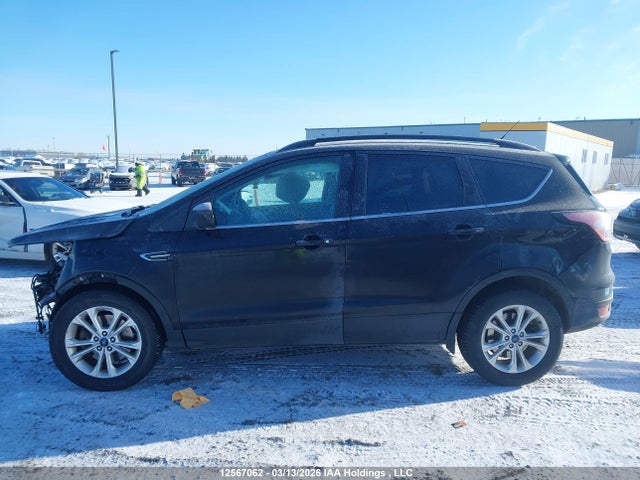 1FMCU9GD3HUE77925 Ford ESCAPE SE