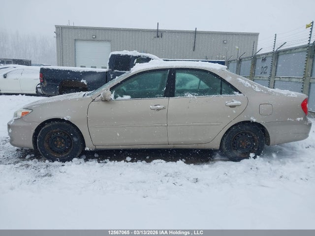 12567065 :رقم المزاد ، 4T1BE32K44U818626 vin ، 2004 Toyota Camry Le/se/xle مزاد بيع
