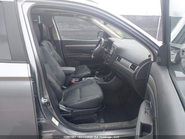 Продаж на аукціоні авто 2015 Mitsubishi Outlander Es, vin: JA4AZ2A3XFZ602725, номер лоту: 12567067
