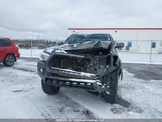 5TFDZ5BN8JX034421 Toyota Tacoma Sr5