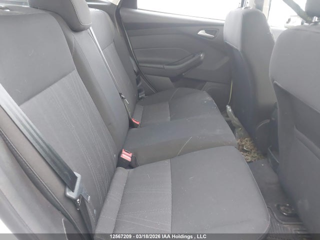 1FADP3K22JL290289 Ford FOCUS SE