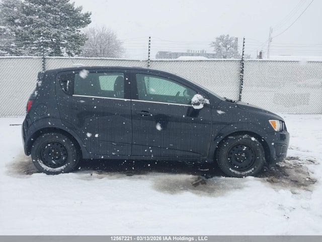 1G1JC6SH0F4125950 Chevrolet SONIC LT