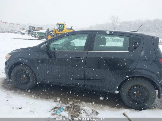 1G1JC6SH0F4125950 Chevrolet SONIC LT