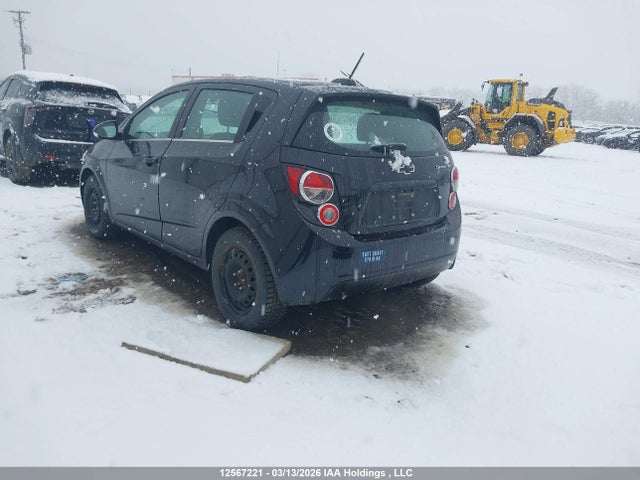 1G1JC6SH0F4125950 Chevrolet SONIC LT