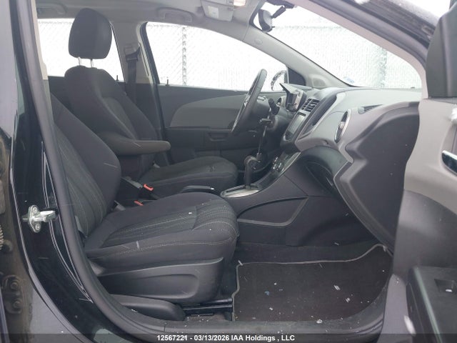 1G1JC6SH0F4125950 Chevrolet SONIC LT