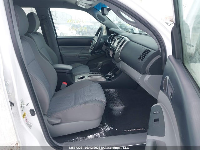 12567226 :رقم المزاد ، 5TFMU4FN1DX010551 vin ، 2013 Toyota Tacoma V6 مزاد بيع