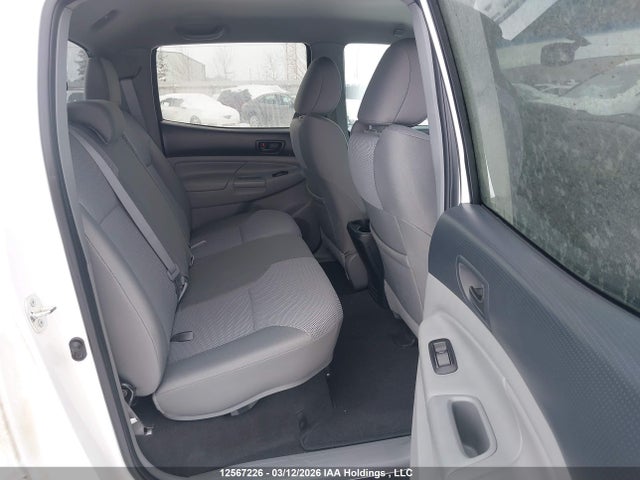 12567226 :رقم المزاد ، 5TFMU4FN1DX010551 vin ، 2013 Toyota Tacoma V6 مزاد بيع