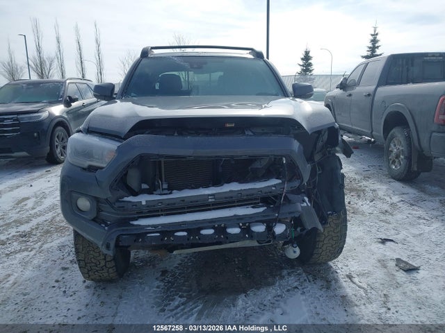 2022 Toyota Tacoma Double Cab/sr/sr5/trd Sport/trd Off Road/trd Pro მანქანა იყიდება აუქციონზე, vin: 3TYCZ5AN0NT093735, აუქციონის ნომერი: 12567258