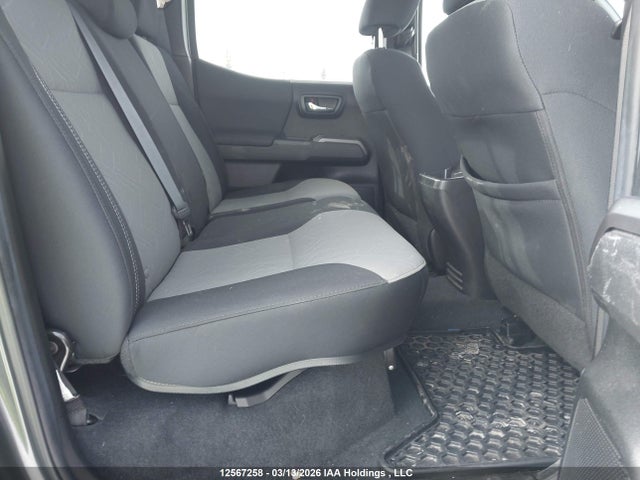 2022 Toyota Tacoma Double Cab/sr/sr5/trd Sport/trd Off Road/trd Pro მანქანა იყიდება აუქციონზე, vin: 3TYCZ5AN0NT093735, აუქციონის ნომერი: 12567258