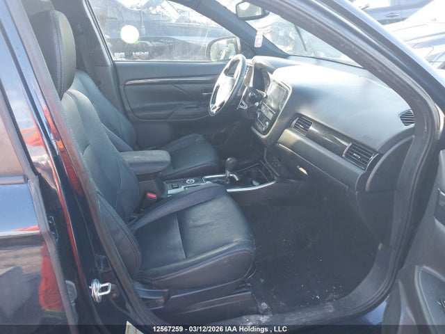 JA4JZ3AX9JZ606850 Mitsubishi Outlander Se/sel