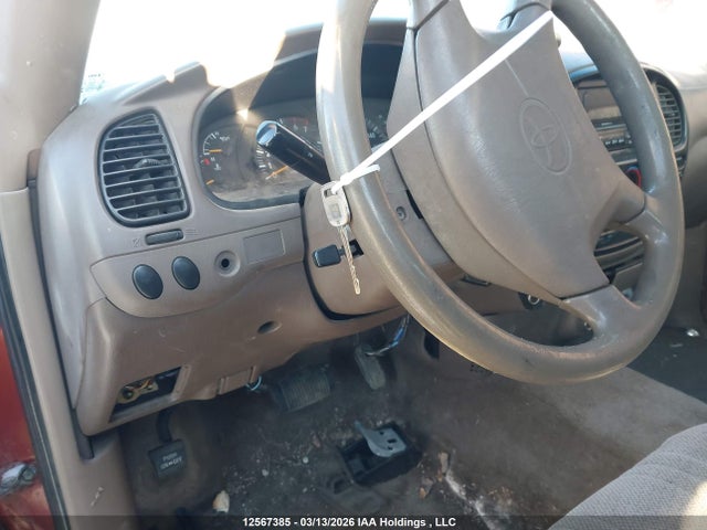 12567385 :رقم المزاد ، 5TBBT4415YS012978 vin ، 2000 Toyota Tundra مزاد بيع