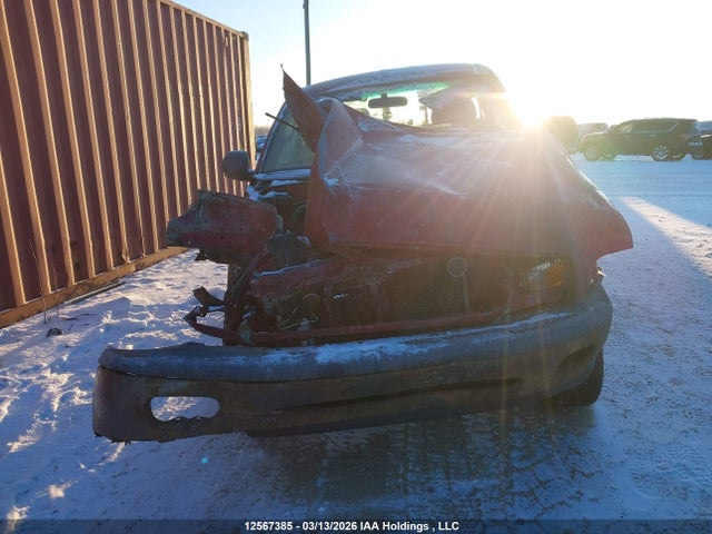 12567385 :رقم المزاد ، 5TBBT4415YS012978 vin ، 2000 Toyota Tundra مزاد بيع