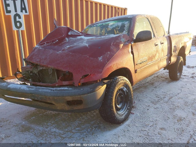 12567385 :رقم المزاد ، 5TBBT4415YS012978 vin ، 2000 Toyota Tundra مزاد بيع