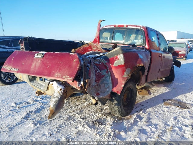 12567385 :رقم المزاد ، 5TBBT4415YS012978 vin ، 2000 Toyota Tundra مزاد بيع