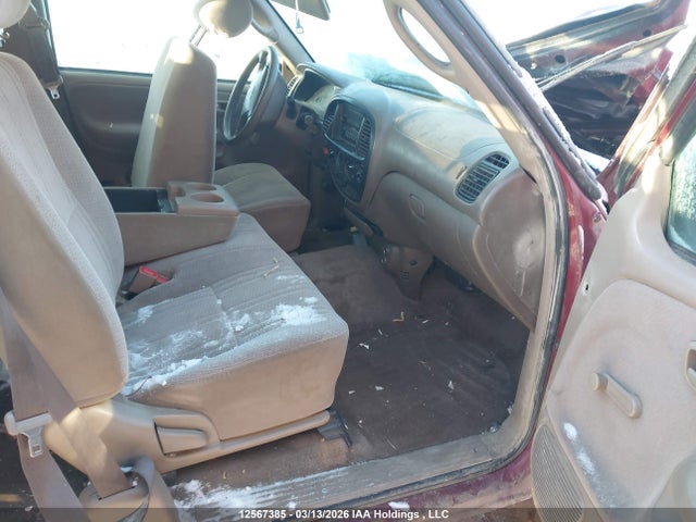 12567385 :رقم المزاد ، 5TBBT4415YS012978 vin ، 2000 Toyota Tundra مزاد بيع