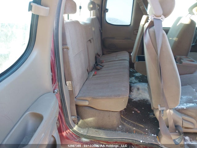 12567385 :رقم المزاد ، 5TBBT4415YS012978 vin ، 2000 Toyota Tundra مزاد بيع