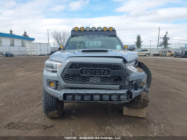 5TFDZ5BN0JX038429 Toyota Tacoma Dbl Cab/sr5/trd Sport/or