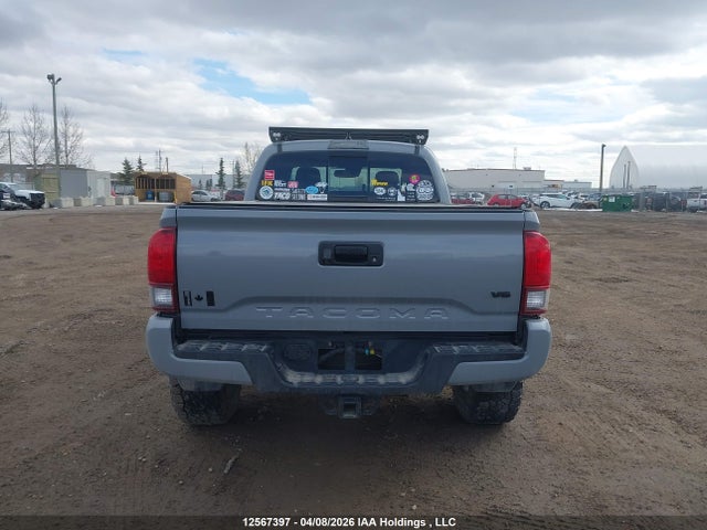 5TFDZ5BN0JX038429 Toyota Tacoma Dbl Cab/sr5/trd Sport/or