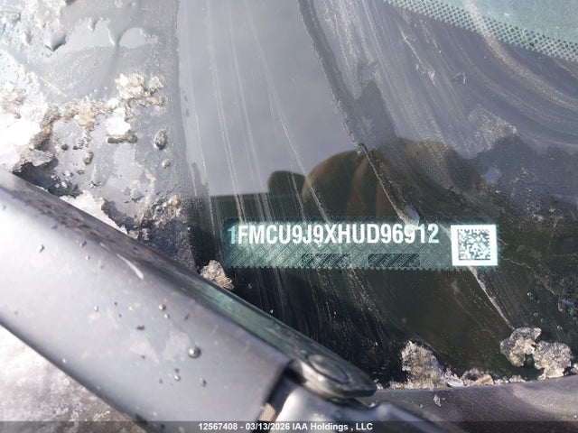 1FMCU9J9XHUD96912 Ford Escape Titanium