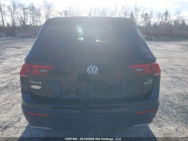 Продажа на аукционе авто 2018 Volkswagen Tiguan Comfortline, vin: 3VV2B7AX2JM197986, номер лота: 12567450