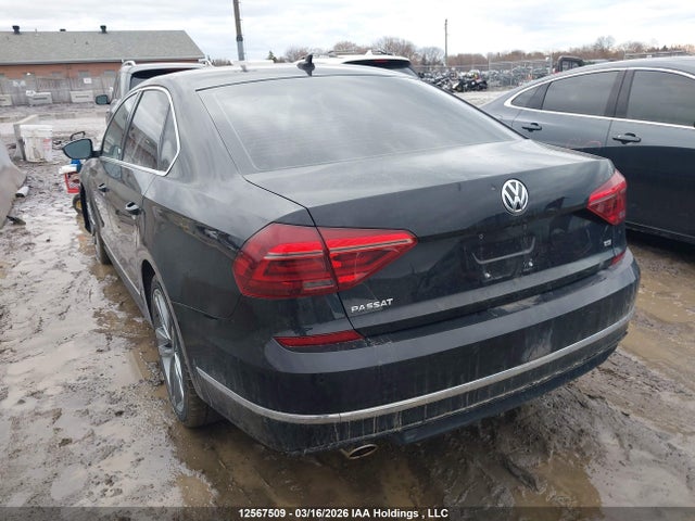 1VWKA7A3XKC006085 Volkswagen Passat Wolfsburg Edition