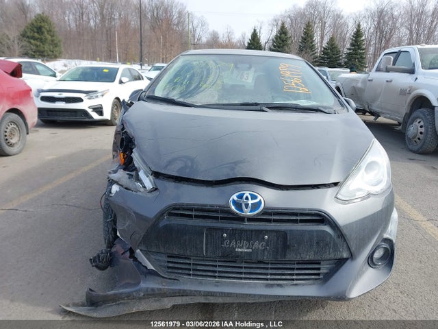 JTDKDTB30G1125302 Toyota Prius C Technology