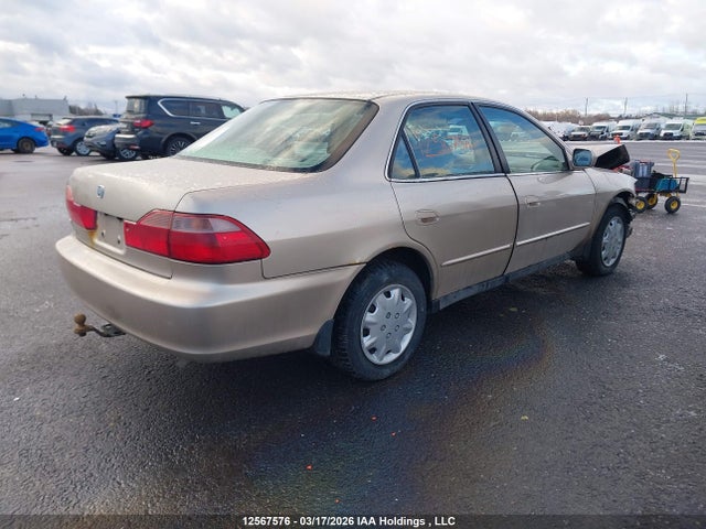 2000 Honda Accord მანქანა იყიდება აუქციონზე, vin: 1HGCG5574YA808080, აუქციონის ნომერი: 12567576