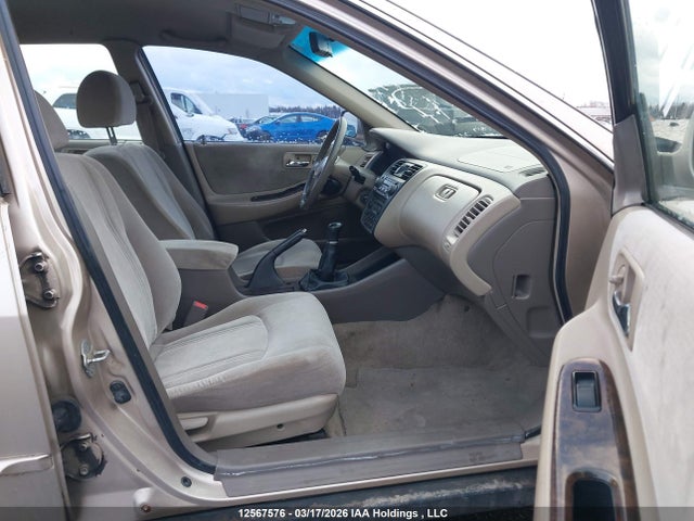 2000 Honda Accord მანქანა იყიდება აუქციონზე, vin: 1HGCG5574YA808080, აუქციონის ნომერი: 12567576
