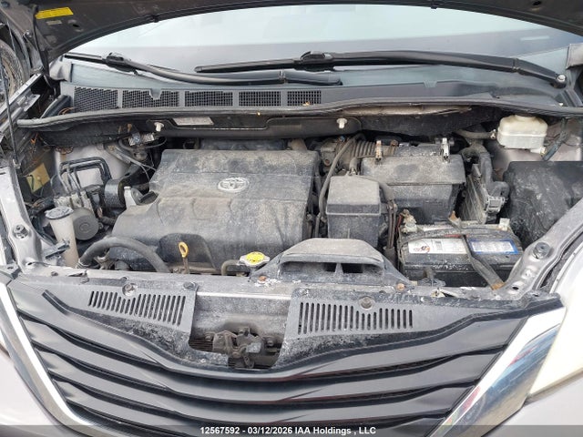 12567592 :رقم المزاد ، 5TDKK3DC5BS071364 vin ، 2011 Toyota Sienna Le 8 Passenger مزاد بيع