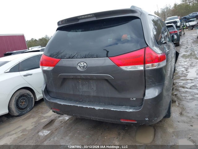 12567592 :رقم المزاد ، 5TDKK3DC5BS071364 vin ، 2011 Toyota Sienna Le 8 Passenger مزاد بيع