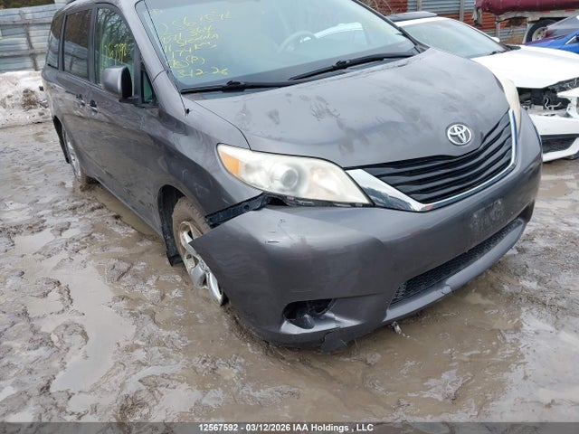 12567592 :رقم المزاد ، 5TDKK3DC5BS071364 vin ، 2011 Toyota Sienna Le 8 Passenger مزاد بيع