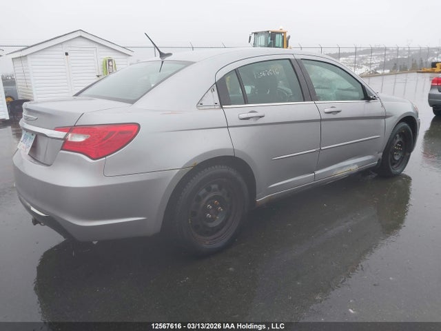 12567616 :رقم المزاد ، 1C3CCBAB5DN719743 vin ، 2013 Chrysler 200 Lx مزاد بيع